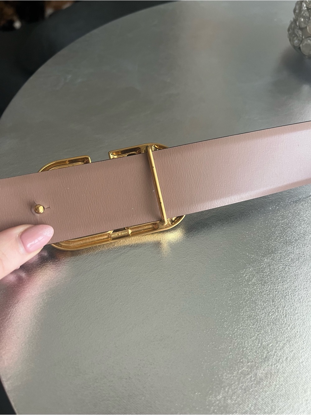 Valentino Garavani Black Leather Belt with Gold V Buckle - Picture 6 of 10